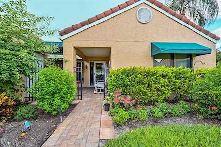 817 Reef Point Cir #93 Naples, FL 34108
