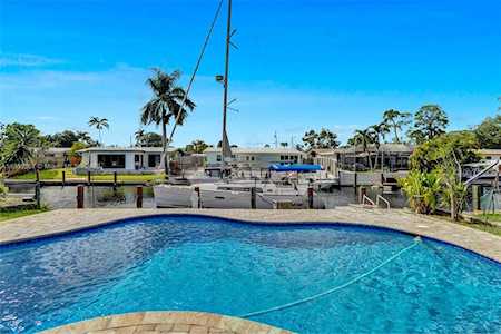 2437 Flamingo Ln Fort Lauderdale, FL 33312