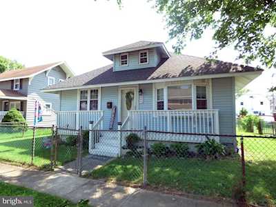 285 Jefferson St Carneys Point, NJ 08069