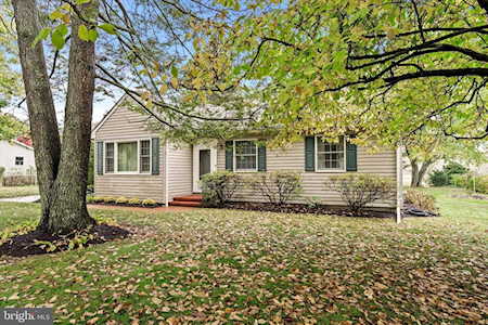 38 Fenton Ln Chesterfield, NJ 08515