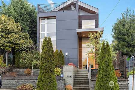 1406 S Bennett St Seattle, WA 98108