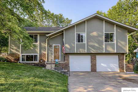 7779 Greenleaf Dr La Vista, NE 68128