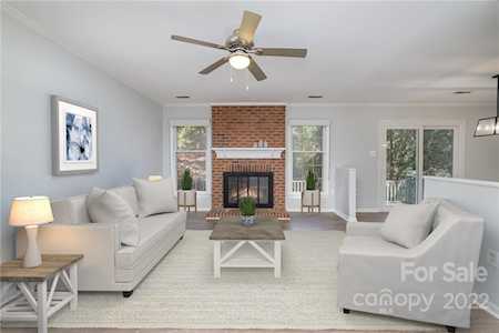 8844 Kirchenbaum Dr Charlotte, NC 28210