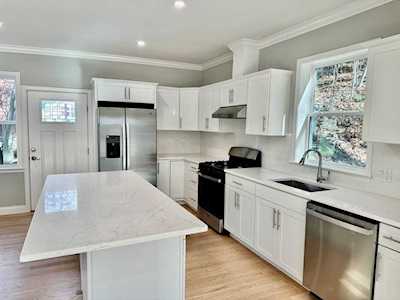 102 Beaconsfield Road Worcester, MA 01602