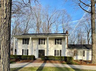423 Woodland West Dr Greenfield, IN 46140