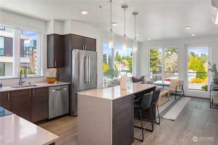 11903 NE 128th St #302 Kirkland, WA 98034