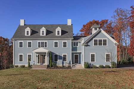52 Old Stone Circle Bolton, MA 01740