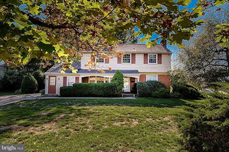 908 Hilltop Rd Cinnaminson, NJ 08077