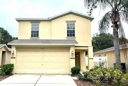 7850 Carriage Pointe Dr Gibsonton, FL 33534