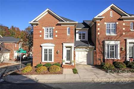 1135 Hampton Gardens Ln Charlotte, NC 28209