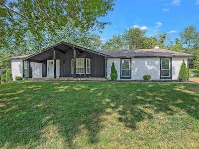 320 Quails Hill Ct Ellisville, MO 63011