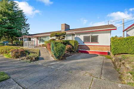 5904 S Roxbury St Seattle, WA 98118