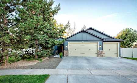 2673 N Ridgebury Meridian, ID 83646