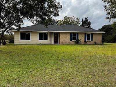 1005 Hidden Hills Drive Corsicana, TX 75110