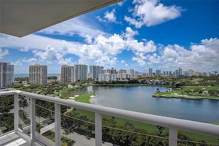 3625 N Country Club Dr #2004 Aventura, FL 33180