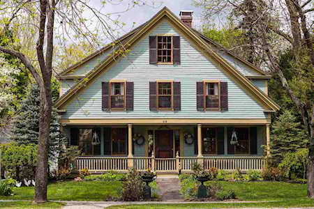 28 Pleasant St Woodstock, VT 05091