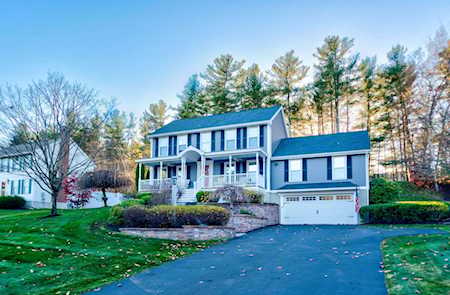 15 Saddleback Rd Londonderry, NH 03053