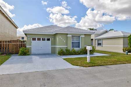 6456 Rock Beauty Ter Margate, FL 33063
