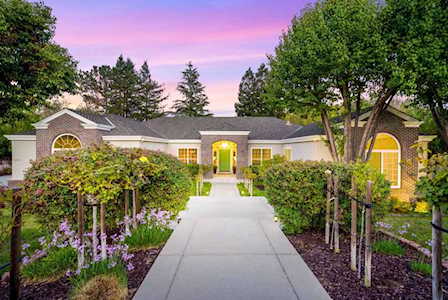 12250 Beauchamps Ln Saratoga, CA 95070