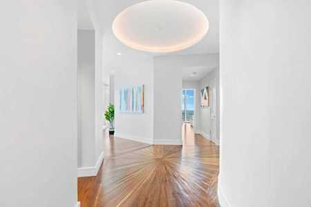 1 Dalton St #3005 Boston, MA 02115