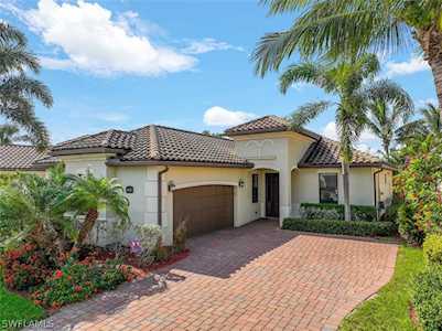 28534 Westmeath Ct Bonita Springs, FL 34135