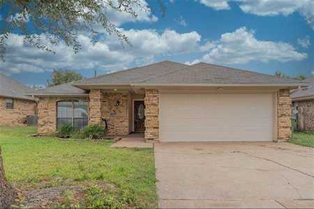 6301 Lotus Drive Arlington, TX 76001