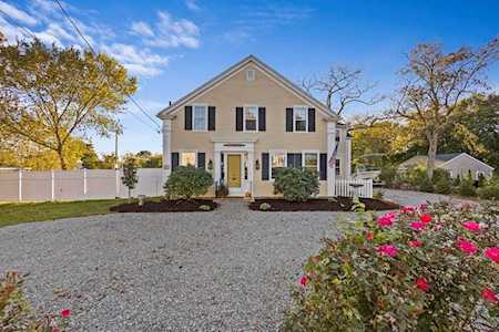 586 Elm St Dartmouth, MA 02748