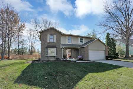 95 Village Place Zionsville, IN 46077