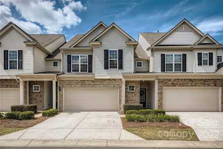 4121 Station Square Ct Charlotte, NC 28210