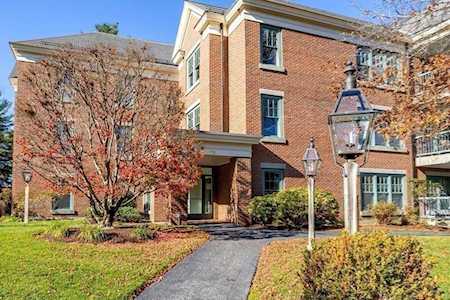 78 Forest Ridge Rd #104 Concord, MA 01742