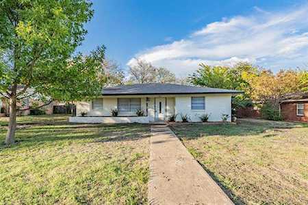 930 Danish Drive Grand Prairie, TX 75050