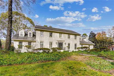 3235 Chaucer Dr Charlotte, NC 28210