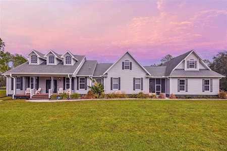 8640 Woodleaf Blvd Wesley Chapel, FL 33544