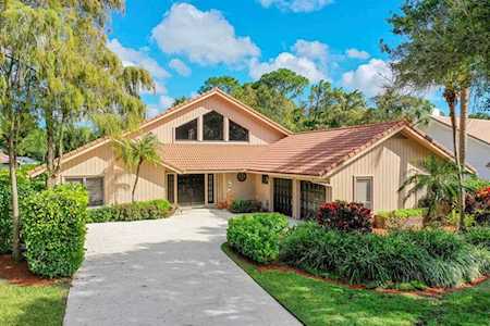 8 River Chase Terrace Palm Beach Gardens, FL 33418
