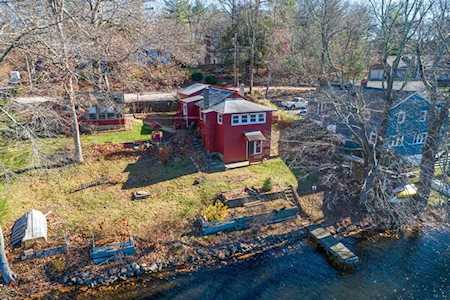 31 Cranberry Meadow Shore Rd Charlton, MA 01507
