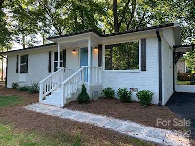 3101 Saint James Place Charlotte, NC 28205