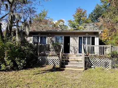 136 Eagle Point Rd Cross, SC 29436
