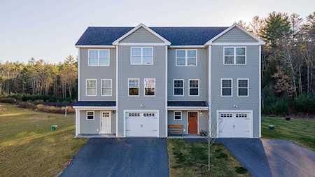 13 Waterford Dr Raymond, NH 03077