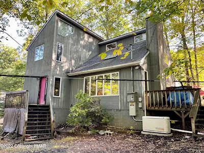 110 Dorchester Dr Bushkill, PA 18324