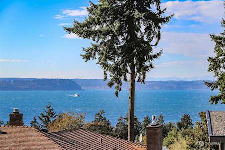 8724 Fauntlee Crest SW Seattle, WA 98136