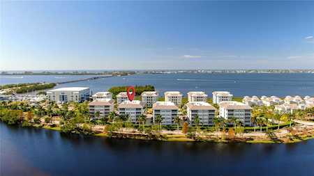 391 Aruba CIRCLE #401 Bradenton, FL 34209