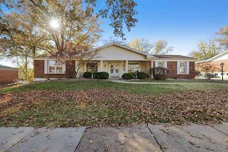 14450 Eddington Dr Chesterfield, MO 63017