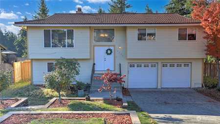 17333 158th Ave SE Renton, WA 98058