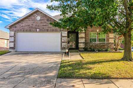 701 White Fields Way Arlington, TX 76002