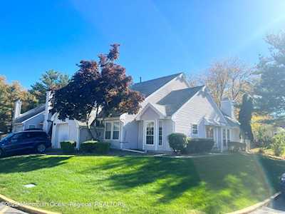 185 Snow Drop Place Freehold, NJ 07728