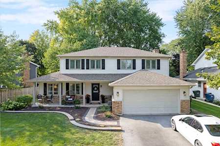 921 Creekside Circle Naperville, IL 60563