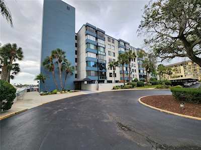 644 Island WAY #706 Clearwater, FL 33767
