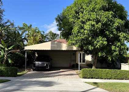1200 S 13th Av Hollywood, FL 33019