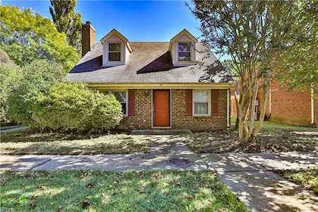 38 Glascow Way Hampton, VA 23669