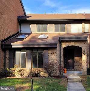 5907 Waters Edge Landing Ln Burke, VA 22015
